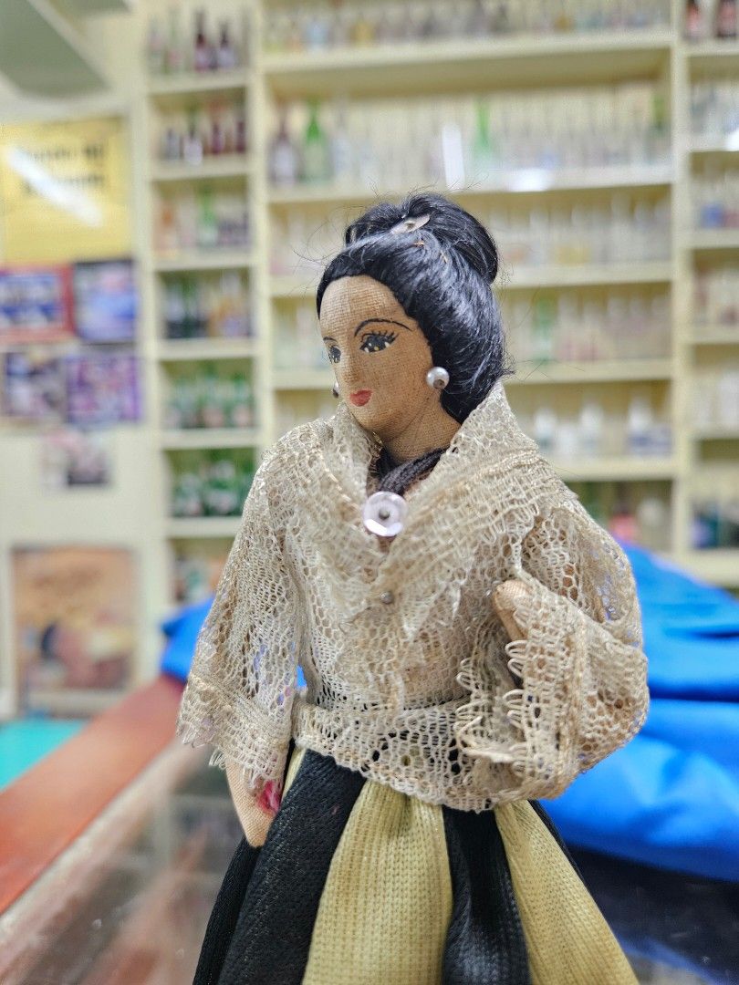Rare 1978 Imelda Marcos Doll (Category: Vintage Collectibles) located in Mandaluyong City. Submitted by thefilipinopicker (Listing ID 1309334655, Image 2). Description: rare 70s item on disokay at Museo ng Kahapon.