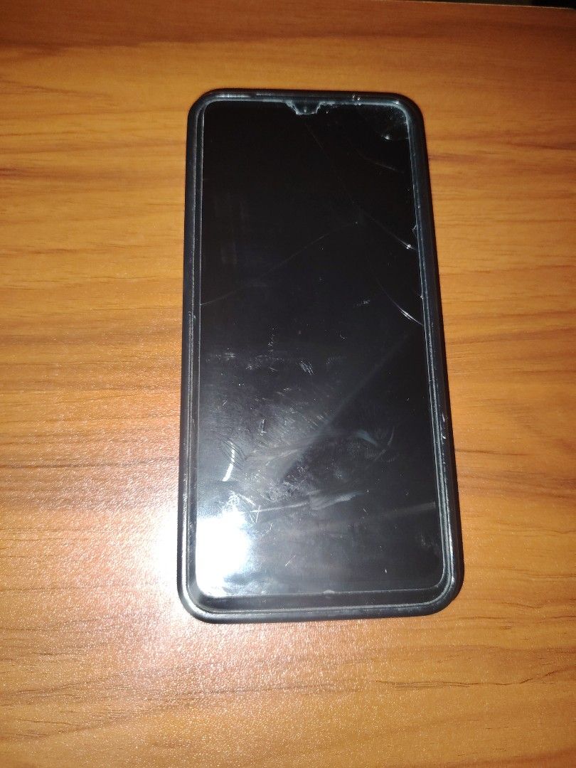 *REPRICED* Redmi Phone - De-cluttering (Category: Xiaomi) located in Pasay City. Submitted by rapcalilung (Listing ID 1309258893, Image 2). Description: Item comes with mobile phone and case. No phone box, charger, earphones. Bought July 2023 from MI store. Pre-loved, lady-owned. Good working condition, for social media, Zoom, MS Teams, Call of Duty Mobile, Mobile Legends. Can be inserted with Memory Card. Reason for selling: De-cluttering, need 