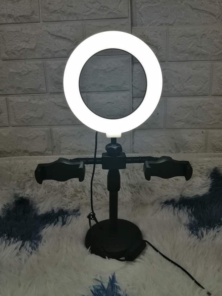 RINGLIGHT WITH DUAL PHONE HOLDER (Category: Headphones & Headsets) located in Quezon City. Submitted by fconnie15407950 (Listing ID 1309274415, Image 2). Description: .