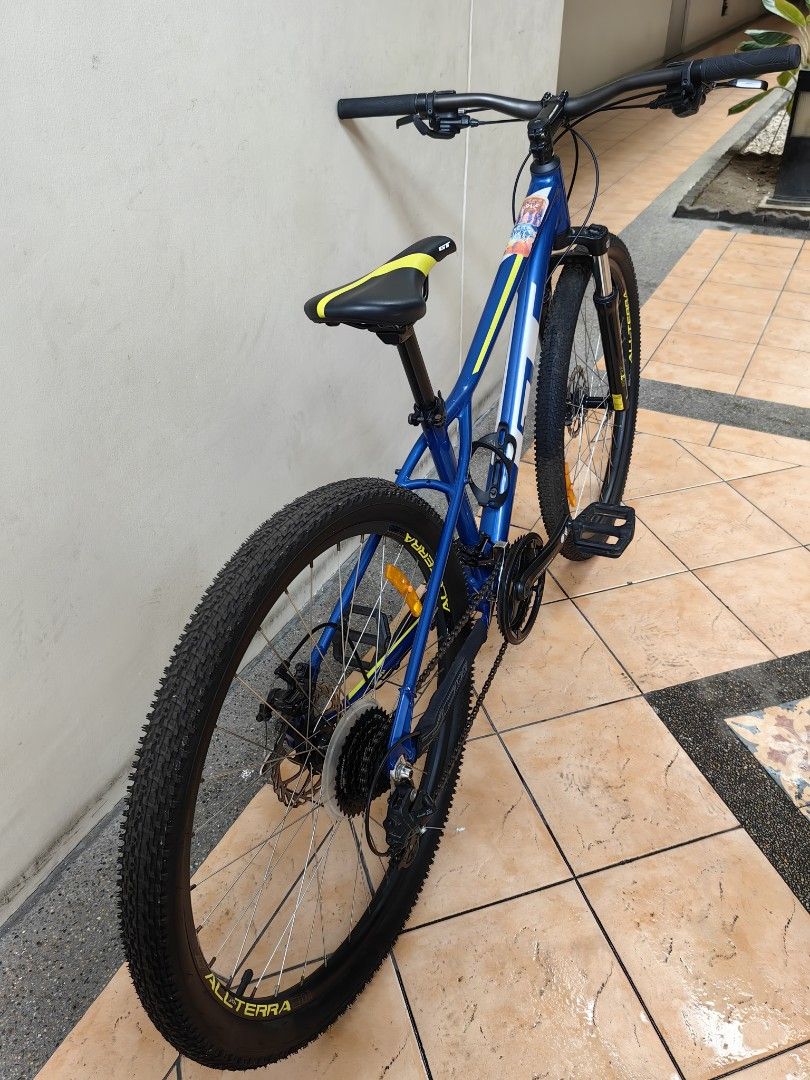 Rush GT Aggressor Sport MTB not Mountainpeak (Category: Bicycles) located in Manila. Submitted by mino.espartero (Listing ID 1309257490, Image 3). Description: GT AVALANCHE SPORT XSMALL (WHEEL SIZE: 27.5) FRAME: GT 6061 T6 Aluminum Frame, Triple Triangle w/ Floating Seat Stays, Internal Cable Routing, Dropper Post Routing, Boost 141 Forged Drop-outs w/ Disc Brake Mounts, Zero Stack Tapered 1 1/8”- 1.5” Head Tube, 27.5/29” Wheels FORK: SR Suntour 