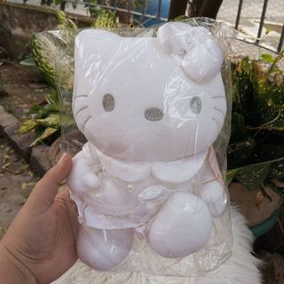 SANRIO Smiles Hello Kitty White Pearl Dress Plush Toy