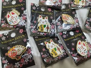 Souvenir Japan lucky  Pins