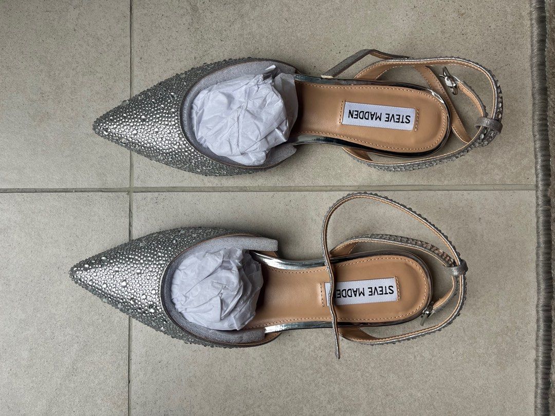 Steve Madden diamond pointed flats