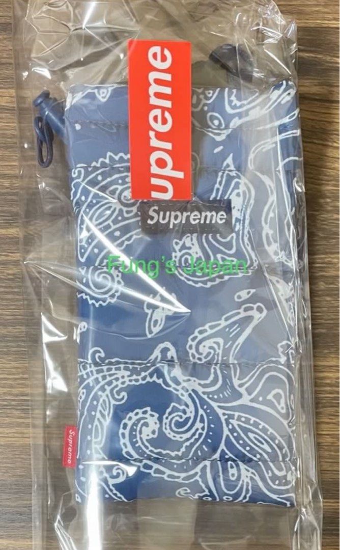 Supreme Puffer Neck 努め Pouch 
