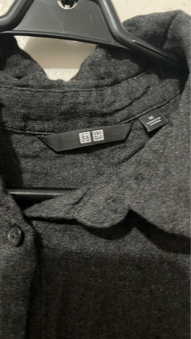 Uniqlo Dark Gray Rayon Longsleeve (Category: Longsleeves) located in Makati City. Submitted by snitchcat (Listing ID 1309326941, Image 2). Description: .