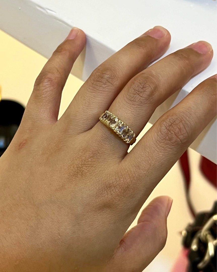 Vintage cluster simulated dias ring Women s Fashion Jewelry Organizers Rings on Carousell