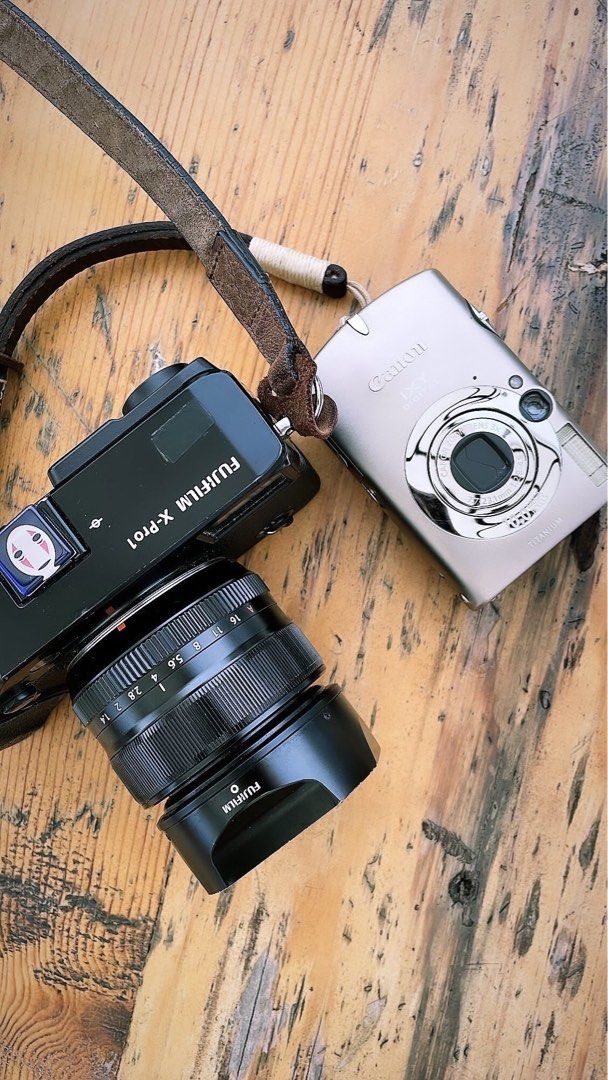 Vintage rare Titanium Canon ixy digital 1000, Photography, Cameras