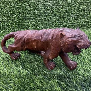 Vintage Tiger Hand Carved Brown Art Wood with Flaw as posted 10” x 5.25” inches - P399.00