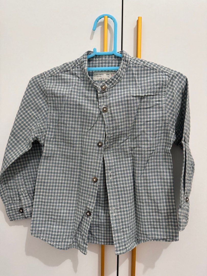 Zara Boys Polo Longsleeves (Category: Babies & Kids Fashion) located in Quezon City. Submitted by chamibee (Listing ID 1309252064, Image 1). Description: Zara Boys Size 2-3Y (98 cm).