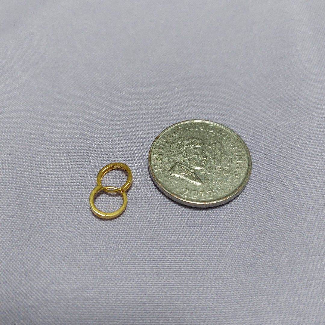 18K Saudi Gold Baby Loop Earrings (Category: Earrings) located in Cavite. Submitted by itscaja (Listing ID 1309452436, Image 1). Description: 18K Saudi Gold Baby Loop Earrings 1 stock available brand new Pawnable! Legit! These are my personal collections..