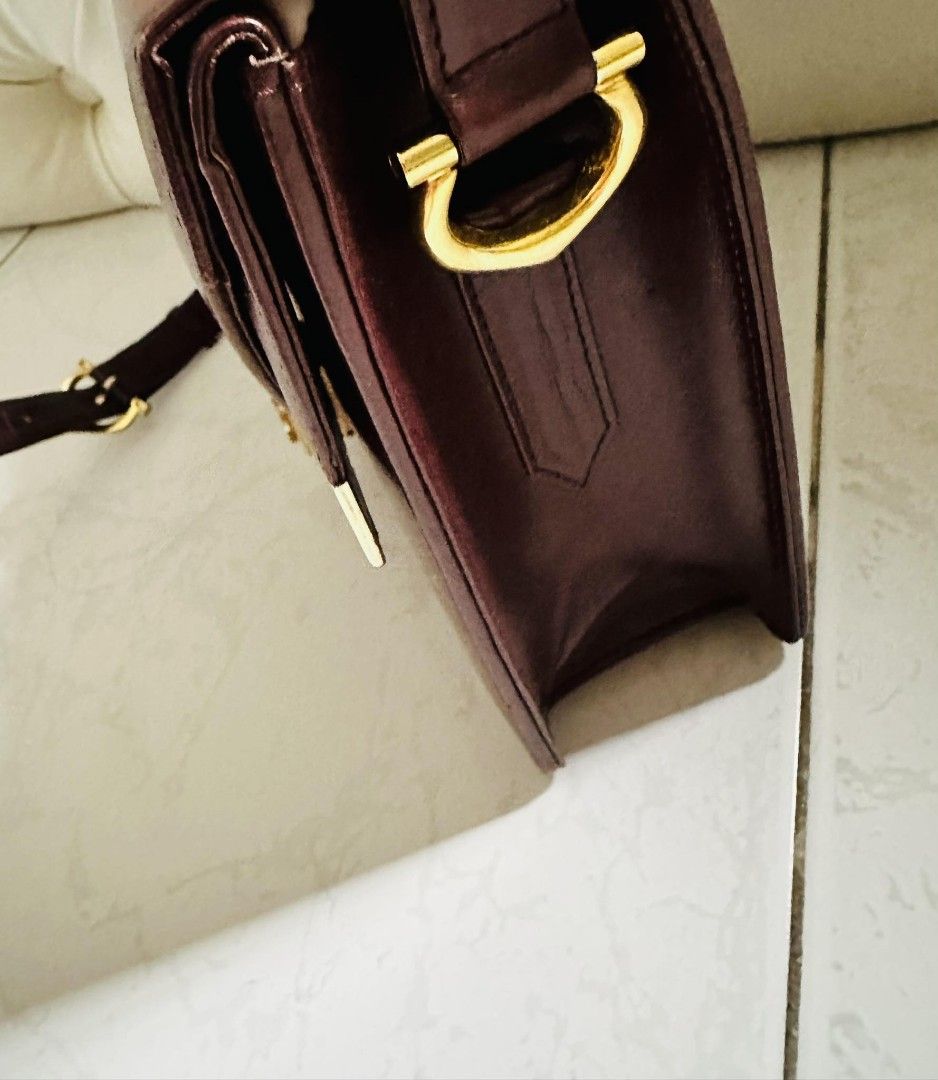 💯% Original Cartier Shoulder Bag (Category: Luxury Bags & Wallets) located in Manila. Submitted by mippolin (Listing ID 1309458197, Image 2). Description: 💯% Original Cartier Shoulder Bag from Japan money back guarantee..