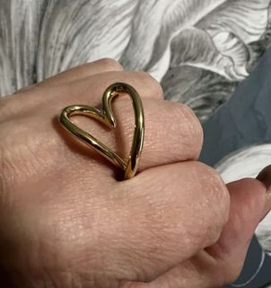 - PANDORA New Collection Organically Shaped Heart Ring Goldshine-