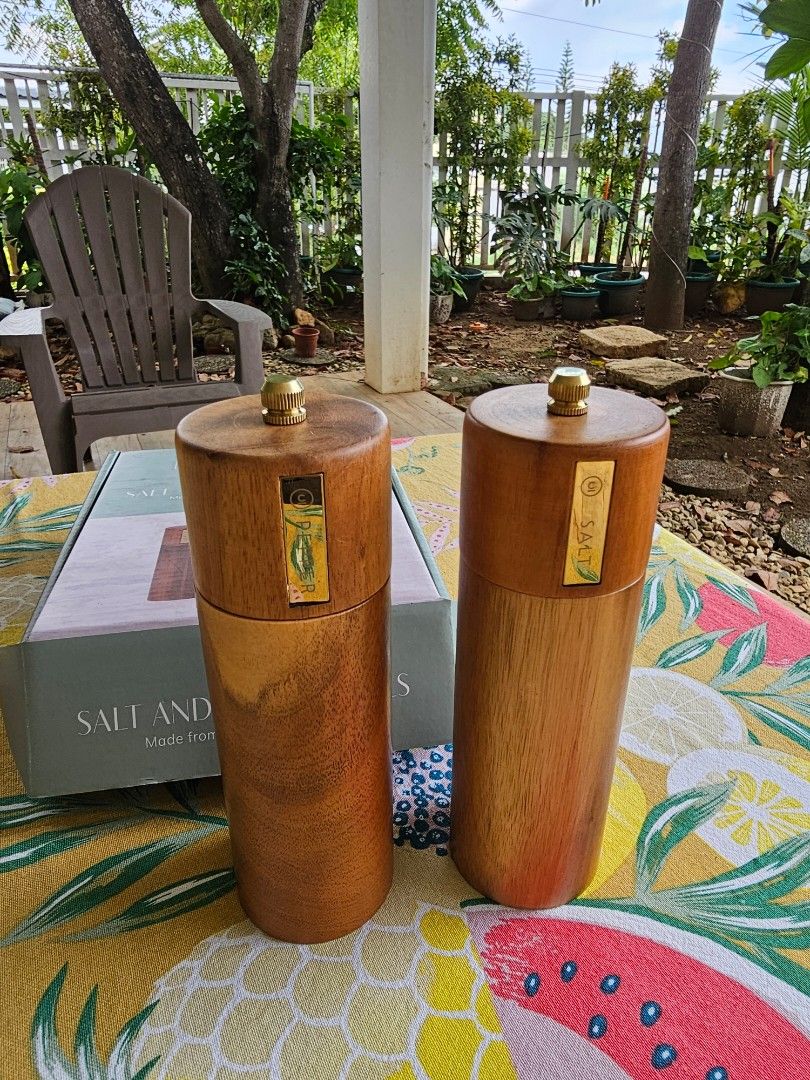 Acacia Salt & Pepper Mills (Category: Cookware & Accessories) located in Antipolo. Submitted by gomed (Listing ID 1309399862, Image 3). Description: Brand New Crofton Festive Classics Made from FSC certified acacia wood Designed in Australia.