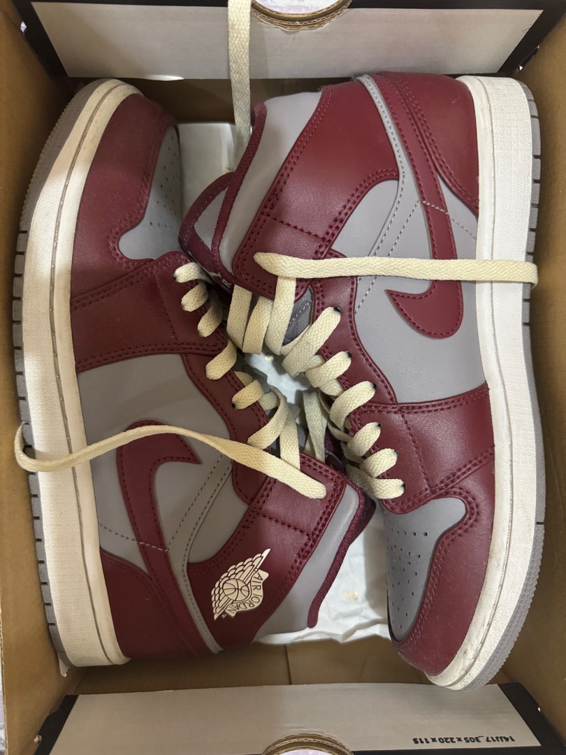 aj1 mid maroon