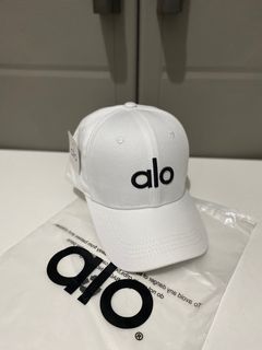 Alo Yoga Off-Duty White Structured Velcro Black Embroidery Cap