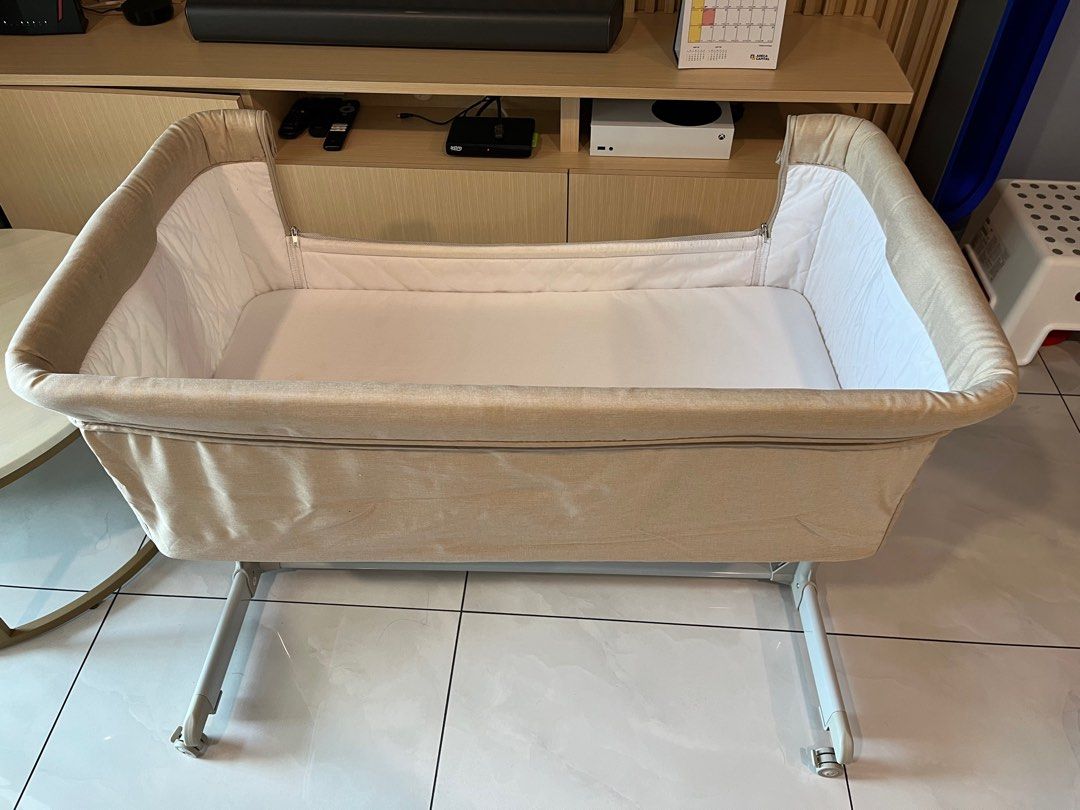 Baby Bedside Moveable Cot, Babies & Kids, Baby Nursery & Kids Furniture