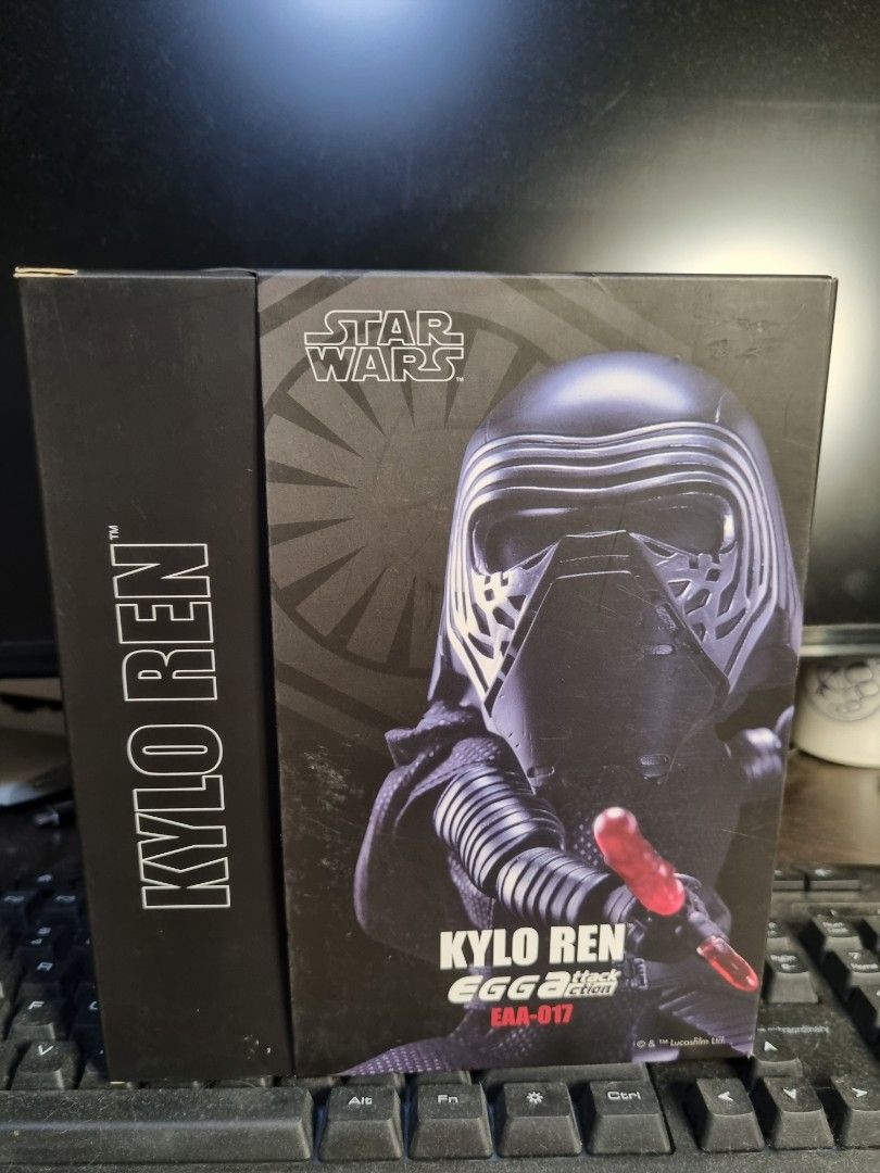 Figurine Egg Attack Action EAA-017 Kylo Ren - Star Wars - Occasion