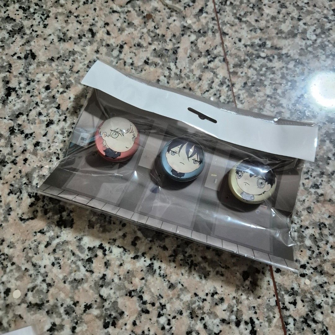 Bl low tide in twilight griptok set, Hobbies & Toys, Memorabilia &  Collectibles, Fan Merchandise on Carousell