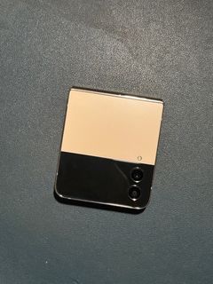 Brand New Samsung Z Flip 4 (128GB, Cream Color)