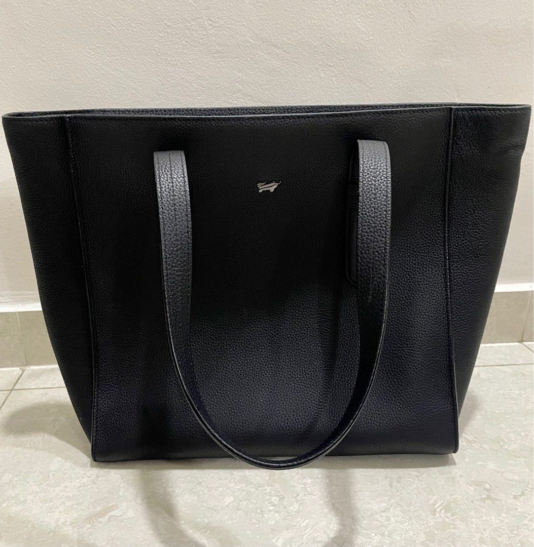 Braun Buffel Black Janis Large Tote Bag Classic colour Original price 469 Women s Fashion Bags Wallets Shoulder Bags on Carousell