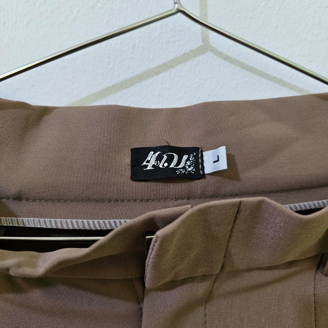 Brown/Latte High Waist Trouser (Category: Other Bottoms) located in Cavite. Submitted by jmstuff__ (Listing ID 1309394946, Image 3). Description: READ ‼️‼️ Brand: Highfivedenims (from 🟠 app) Size: Large - best fit to 28-29inches Other Details 👉 originally P680 👉 rarely used 👉 please refer to last pic for "when worn" pic.