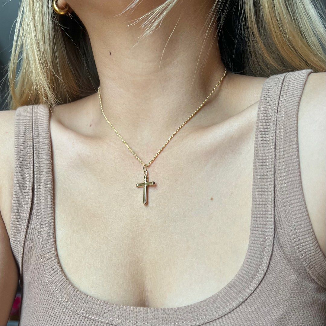 Cross Pendant with Rope Chain Necklace (Category: Necklaces) located in Taguig. Submitted by 3ftygoldjbz (Listing ID 1309500318, Image 2). Description: 18” size // 2.2g.