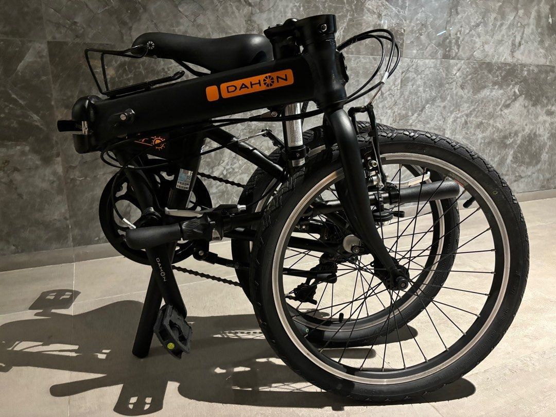 Dahon hit like brand new Sports Equipment Bicycles Parts Bicycles on Carousell