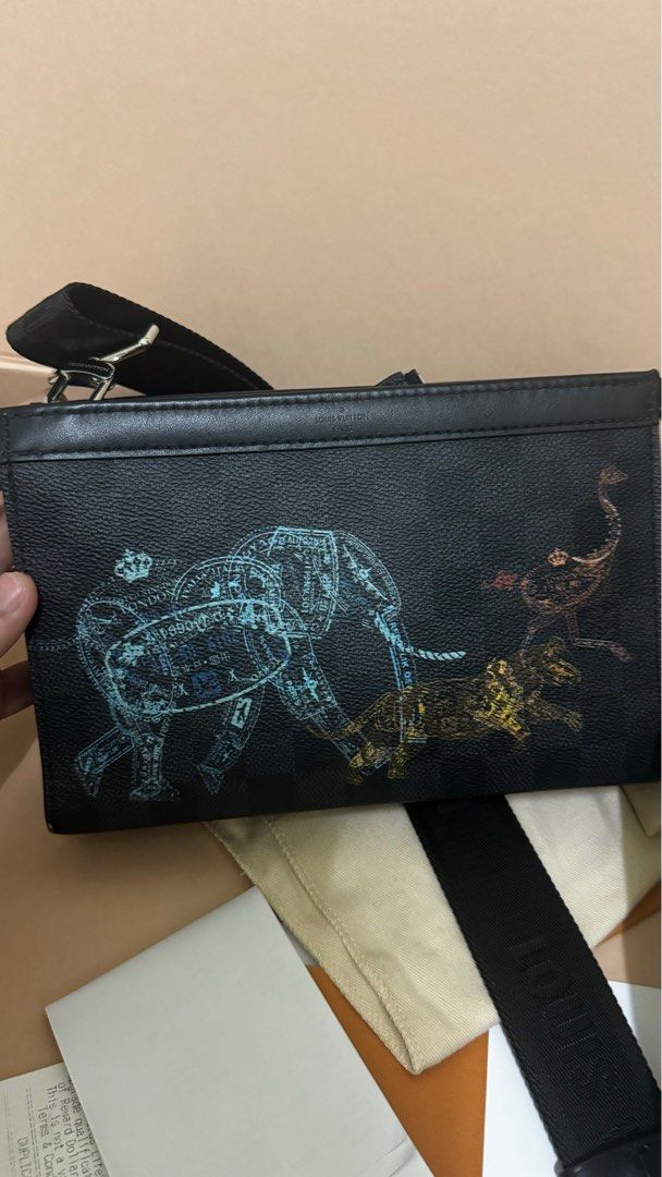 Lv Gaston wearable wallet (Category: Bags & Wallets) located in Singapore. Submitted by sean_999 (Listing ID 1309481174, Image 3). Description: For more photo pm me give me your best price pm thanks or Pm me your price .