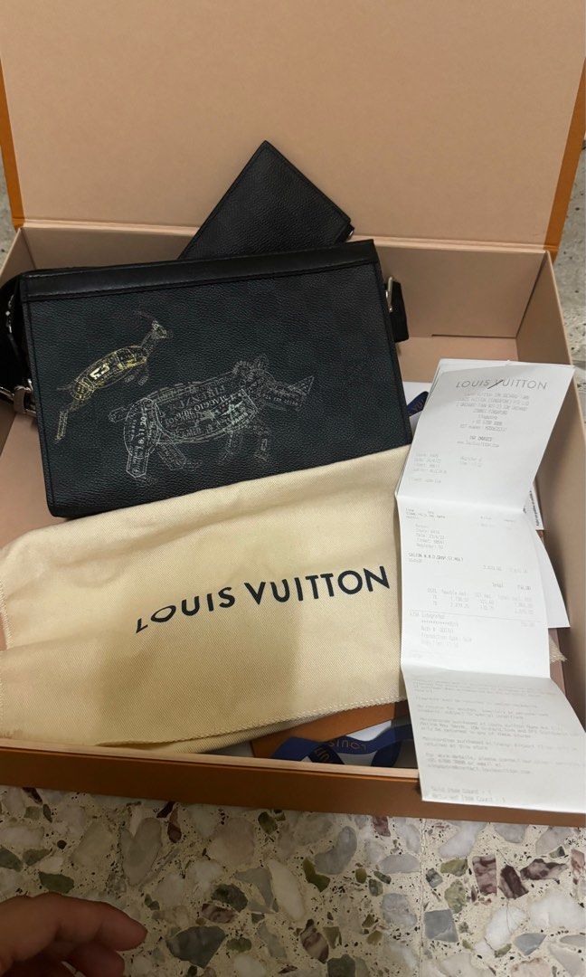 Lv Gaston wearable wallet (Category: Bags & Wallets) located in Singapore. Submitted by sean_999 (Listing ID 1309481174, Image 1). Description: For more photo pm me give me your best price pm thanks or Pm me your price .