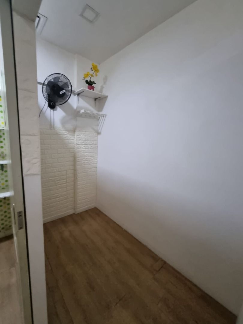 High rental yield 4.9% pa HDB shophouse plus residential unit@443 Ang Mo Kio for sales!62863074745217112