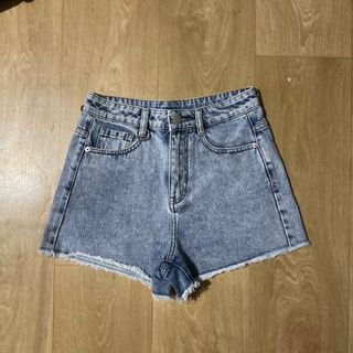 (Category: ) located in . Submitted by trendsetterchic (Listing ID 1309369038, Image 1). Description: .