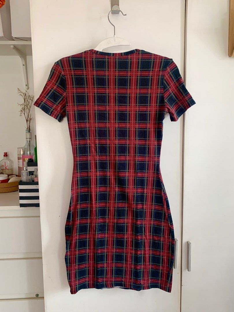 H&M Plaid Bodycon Dress (Category: Dresses) located in Marikina City. Submitted by declutterbymilkee (Listing ID 1309460327, Image 3). Description: H&M Plaid Bodycon Dress - no flaws, in perfect condition - very flattering!! ⭐️ - best fits XS - S SF not yet included. GCash/ Maya/ BDO Ref. #22.