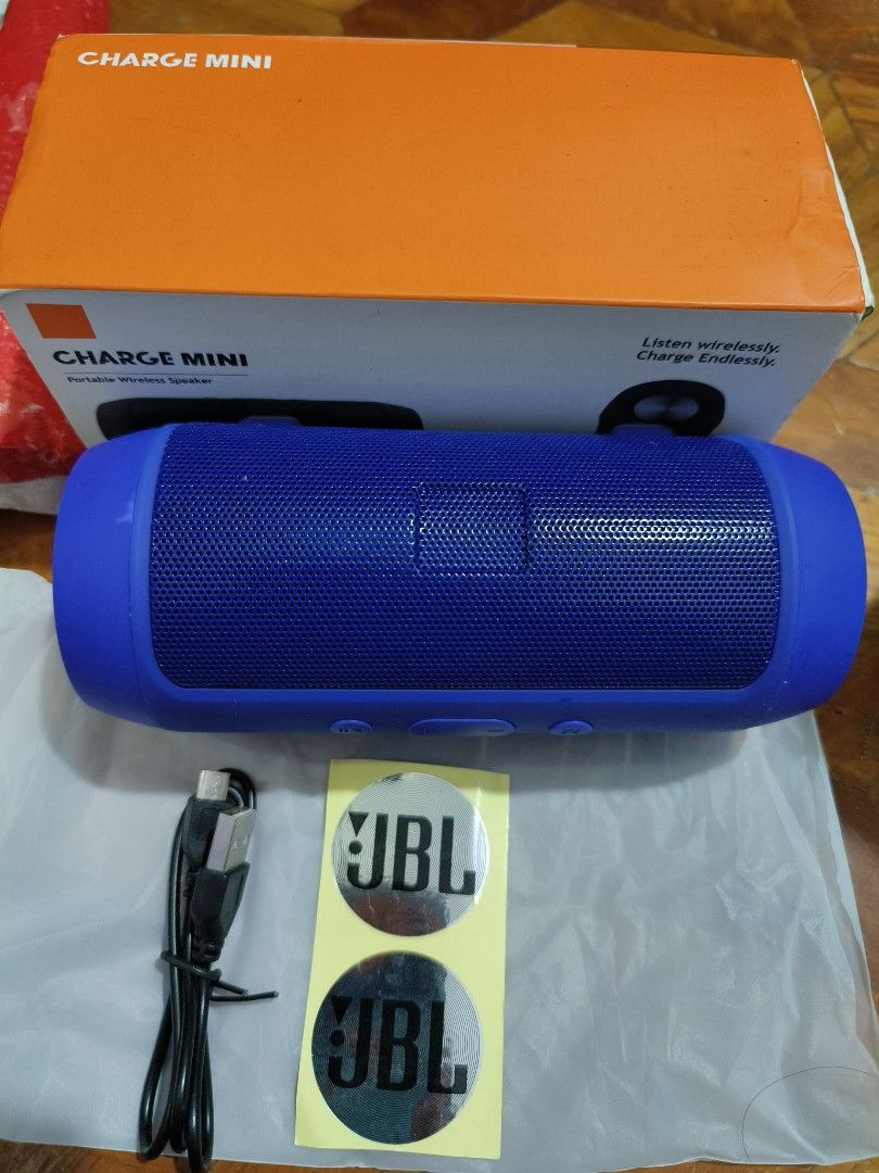 JBL CHARGE MINI (Category: Soundbars, Speakers & Amplifiers) located in San Juan City. Submitted by shanesteve (Listing ID 1309421909, Image 3). Description: charge mini malakas tunog Hindi nagamit mejo d n naayos ang box nakatago kasi pero walang defect ang item with free selfie sticks (1pc) sf c/o buyet.
