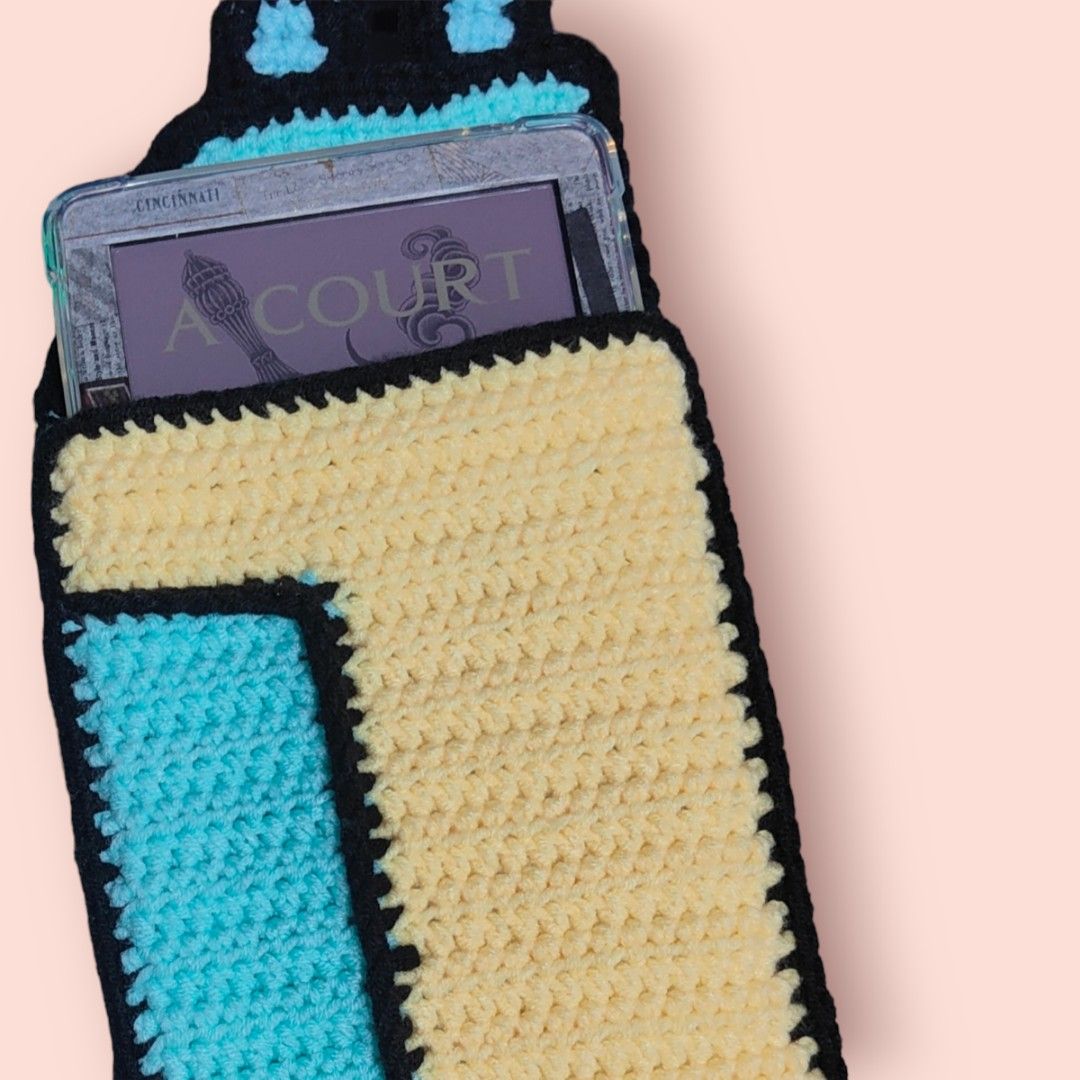 Kobo E-reader Pouch (Category: Handmade Craft) located in Singapore. Submitted by loopiepuu (Listing ID 1309524785, Image 2). Description: Can fit Kobo Clara 2E, Kobo Clara BW and Kobo Clara Color. If your device is the same size as these models it can probably fit into this pouch!There may be a slight color difference due to lighting! tags: #kobo #clara2e #clarabw #claracolor #e-reader.