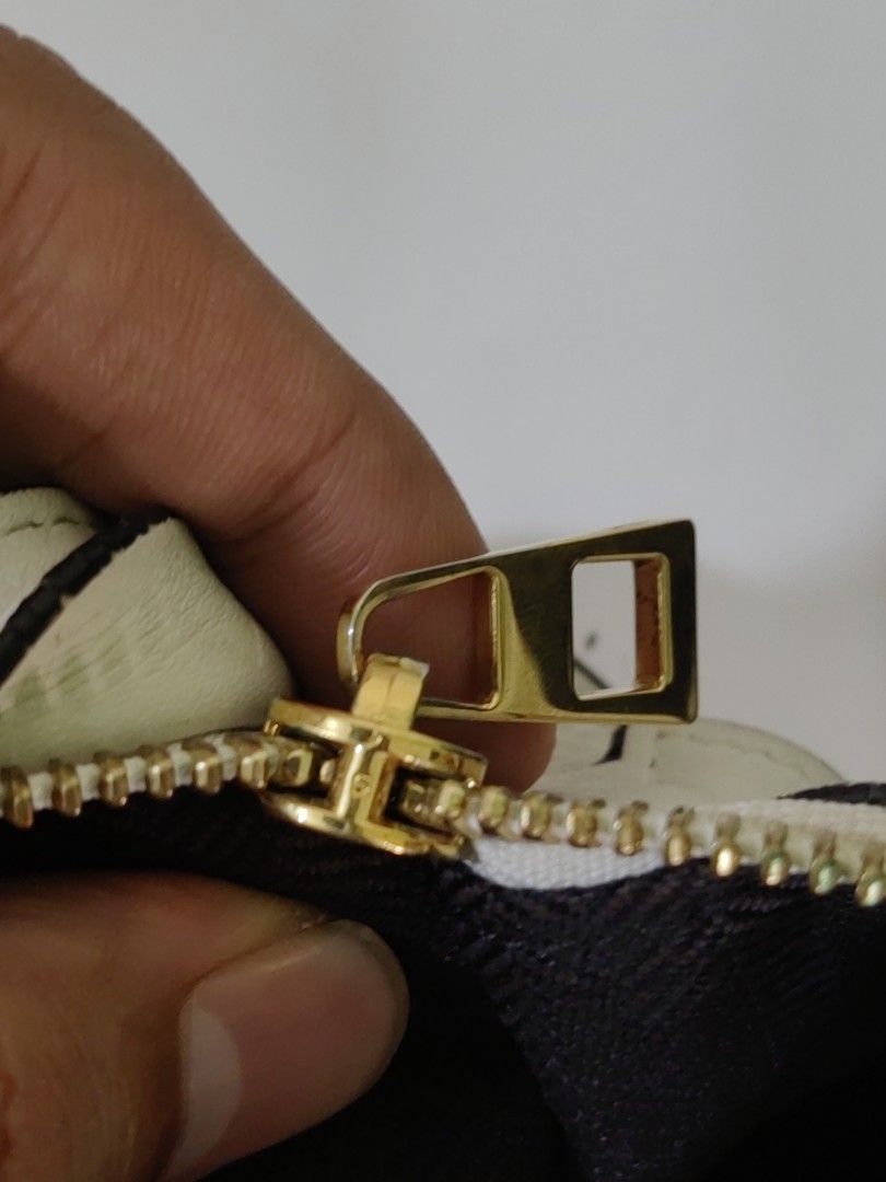 LOEWE (Category: Luxury Bags & Wallets) located in Davao. Submitted by daneyvintage (Listing ID 1309431322, Image 3). Description: with minimal stain.