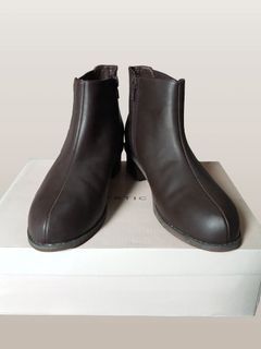 'Majestic Legon' Brown Ankle Boots/ Heat Cut Booties