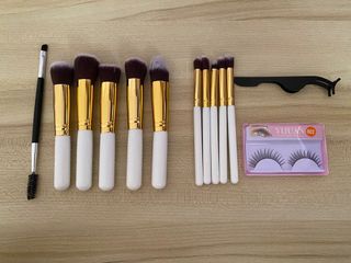 Makeup Brush and Sponge with Freebies