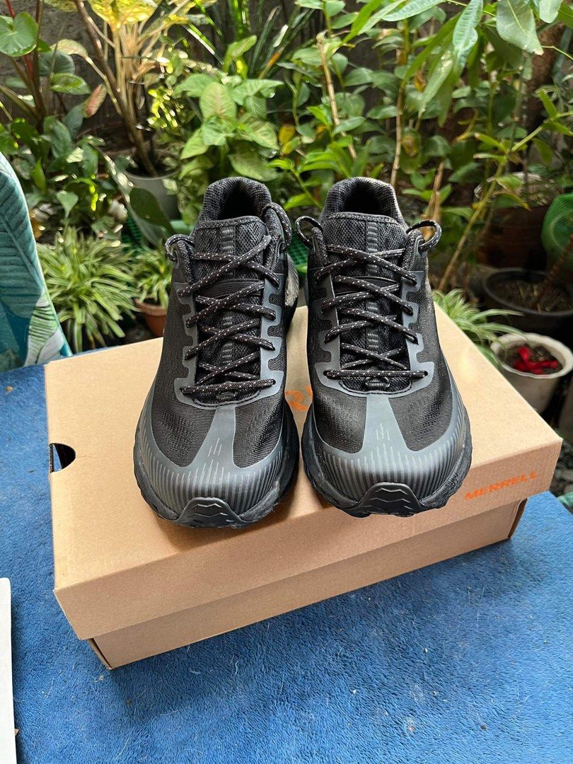 Merrel Agility peak 5 (Category: Sneakers) located in Makati City. Submitted by decater (Listing ID 1309500875, Image 2). Description: Helping a friend.