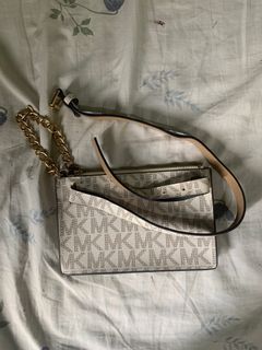 Michael Kors MK Signature Fanny Pack Belt Bag (VANILLA)