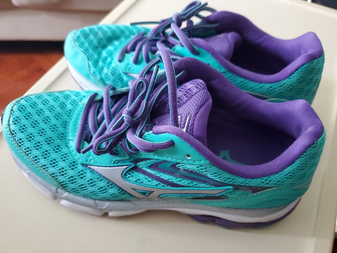 Mizuno wave inspire running shoes Carousell