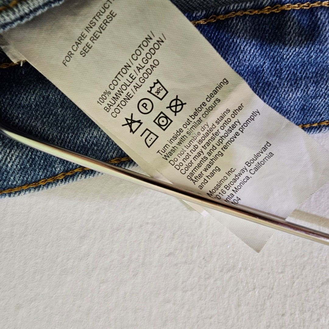 Mossimo Light Wash Wide Leg Jeans (Category: Jeans) located in Cavite. Submitted by jmstuff__ (Listing ID 1309392891, Image 3). Description: READ ‼️‼️ Brand: Mossimo Material: 100% cotton but more on sa stretchy side ito. Size: 28-29 inches Other Details: 👉 used for less than 10x only.