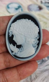 NEW ARRIVAL‼️‼️DIRECT from JAPAN 🇯🇵❤
LOOSE REAL AGATE CAMEOS 40mm sizes
RED, BLUE,  AND BLACK AGATE
LADY CAMEO HAND CARVED DESIGNS
Price 2,200 EACH add sf
In good condition. No issues.