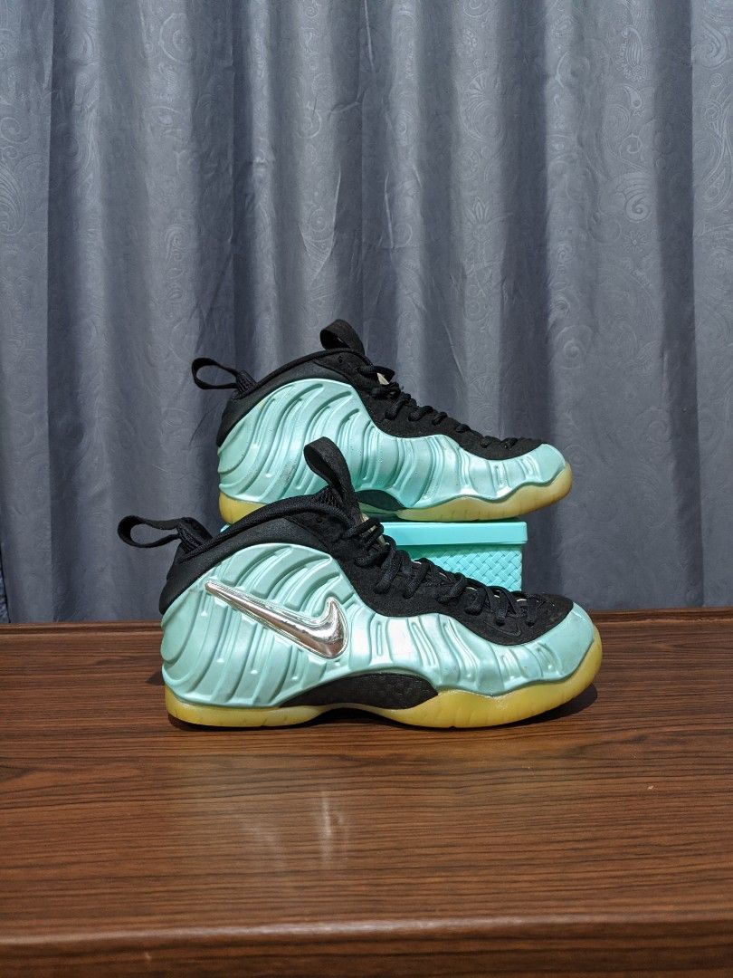 Nike Air Foamposite Island Green, Fesyen Pria, Sepatu Sneakers
