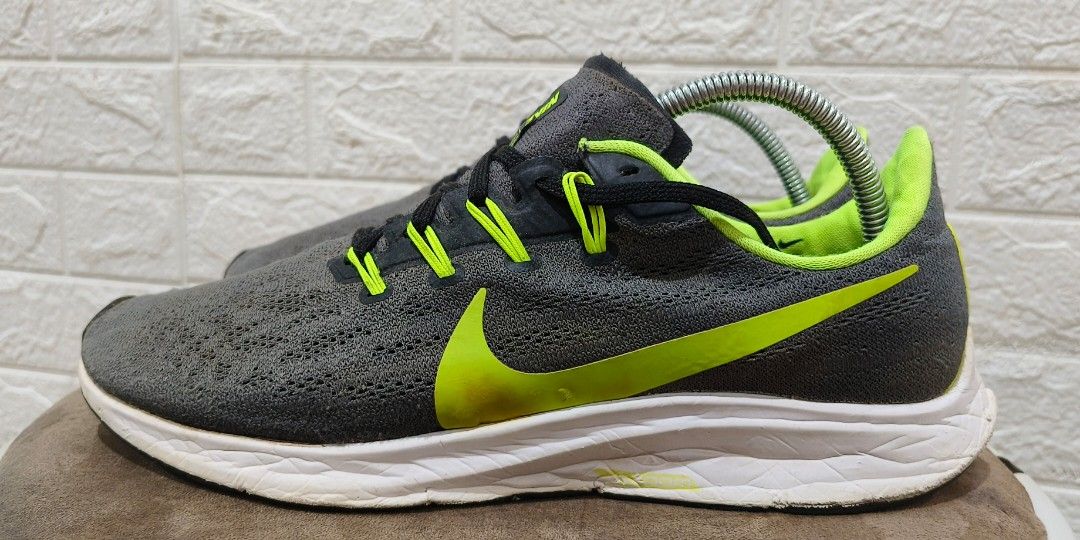 Nike Pegasus 36 size 42.5, Fesyen Pria, Sepatu , Sneakers di Carousell