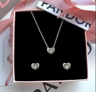 Pandora set✨ floating heart necklace & stud earring