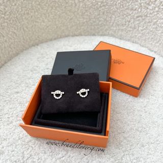 (Category: ) located in . Submitted by brands_lover (Listing ID 1309376796, Image 1). Description: .