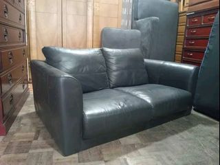 Sofa ang accent chair and Dinning chairs available po.