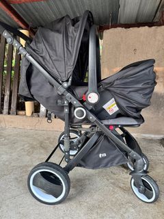 Stroller with removable car seat
