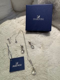 Swarovski Earrings and Necklace Set