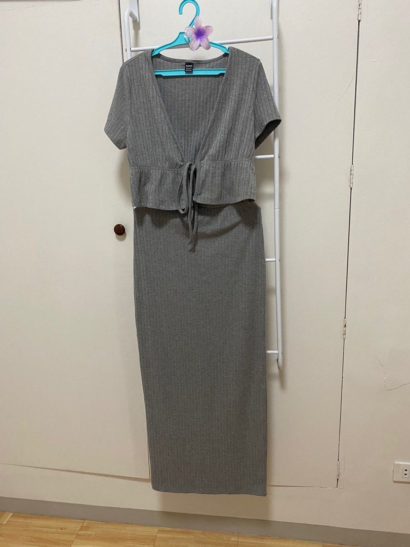 Terno Gray Blouse and Skirt (Category: Dresses) located in Cebu City. Submitted by ada_17 (Listing ID 1309369239, Image 1). Description: Terno Gray Blouse and Skirt Good as new. Used once only RFS: Decluttering GCASH/BPI Courier: Lalamove/Maxim/LBC/J&T DF: c/o buyer.
